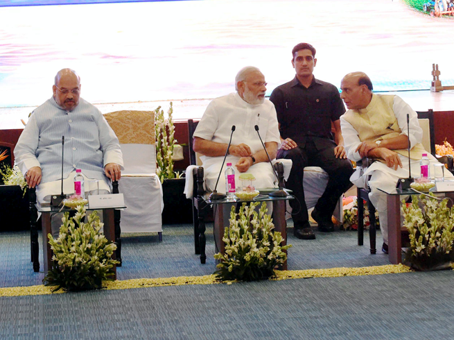 राजग के बैठक में फैसला :  मोदी की अगुआई में 2019 का लड़ेंगे चुनाव