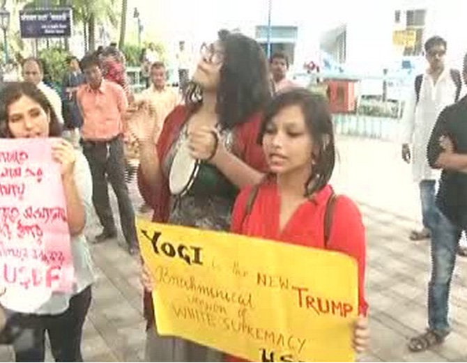 जादवपुर यूनिवर्सिटी में लगे ‘आजादी’ के नारे