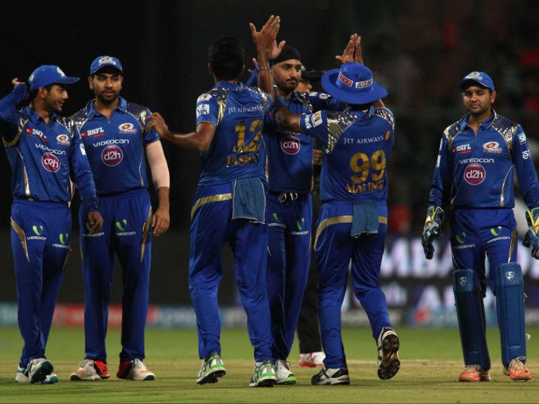 #IPL10 – मुंबई इंडियन की टीम ने कोलकाता नाइट राइडर्स को चार विकेट से हराया !