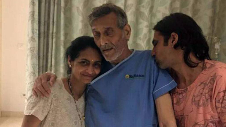 अभिनेता विनोद खन्ना अस्पताल में भर्ती, बॉलीवुड के कई लोग मिलने अस्पताल में पहुंचे