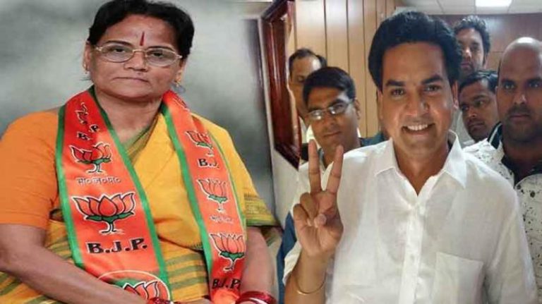 झूठ मत बोलो अरविन्द केजरीवाल , भगवान से डरना सीखो : कपिल की माँ