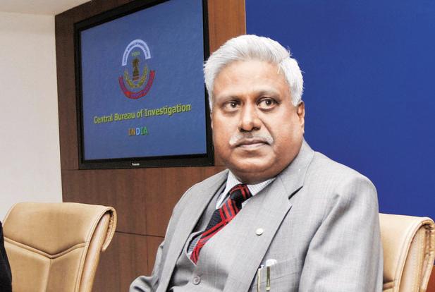 CBI ने अपने पूर्व प्रमुख रंजीत सिन्हा के खिलाफ FIR दर्ज़ कराया