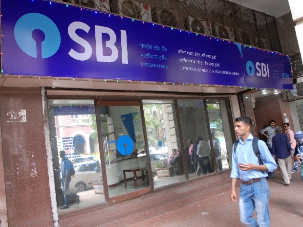 SBI ने अपने ग्राहकों को दिया करारा झटका, पढ़ें पूरी खबर..