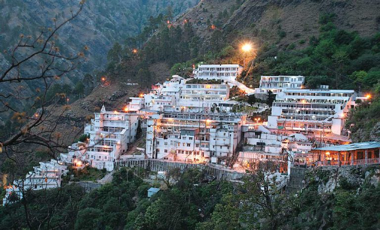 NGT ने वैष्णो देवी के दर्शन के लिए यात्रियों की संख्या को किया सीमित