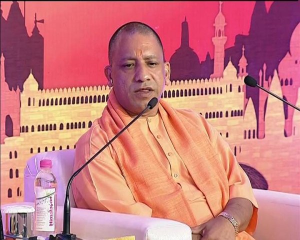 कांग्रेस-मुक्त भारत के लिए राहुल गाँधी का अध्यक्ष बनना ज़रूरी: योगी आदित्यनाथ