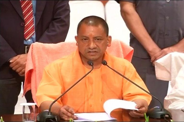 उत्तर प्रदेश में 25 IAS अधिकारी का तबादला