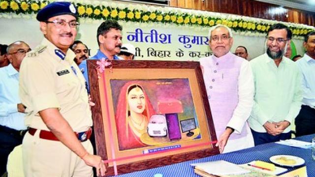 नीतीश कुमार ने किया नवनिर्मित 54 थानों समेत 174 पुलिस भवनों का उद्घाटन