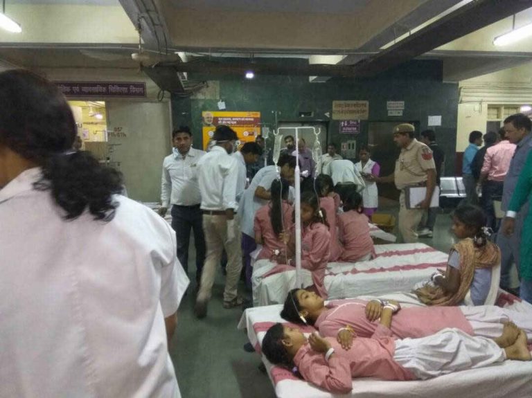 दिल्ली में कंटेनर से लीक हुई गैस, 173 बच्चे और 9 लोग अस्पताल में