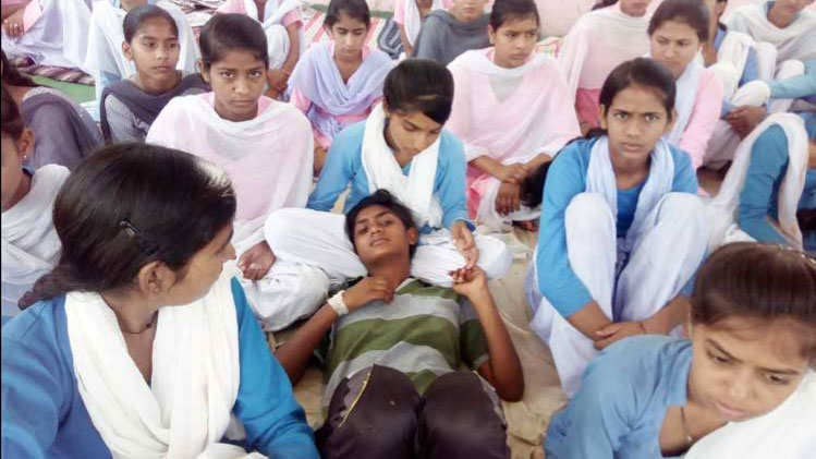 हरियाणा के बेटियों के सामने झुकी खट्टर सरकार, दिए स्कूल अपग्रेड करने के आदेश