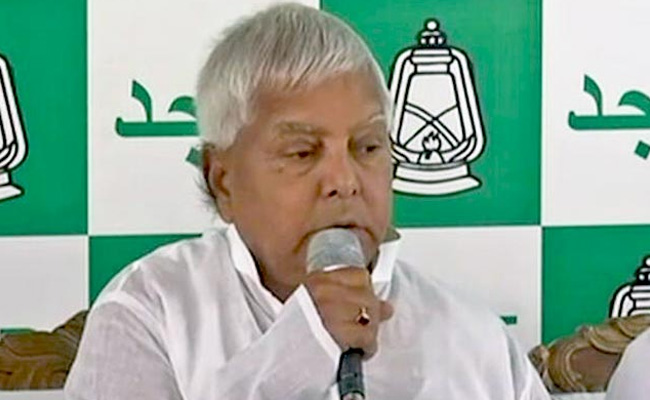 लालकृष्ण आडवाणी को रास्ते से हटाने  के लिए भाजपा और आरएसएस की साजिश : लालू