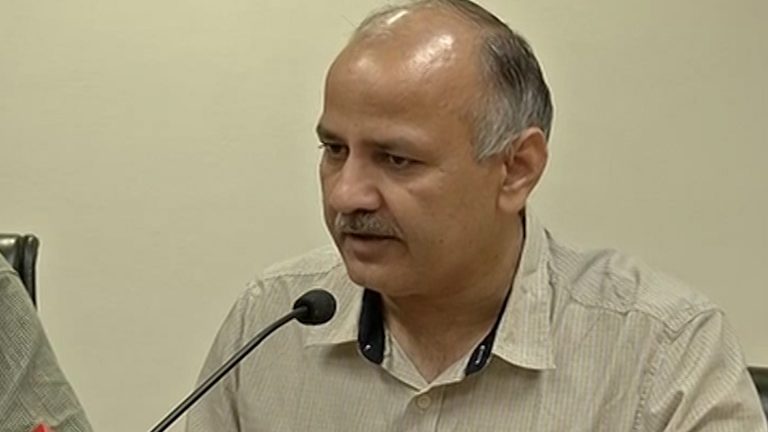 मनीष सिसोदिया के घर पहुंची CBI