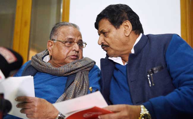 शिवपाल यादव ने समाजवादी सेकुलर मोर्चा बनाने का ऐलान किया,  मुलायम होंगे अध्यक्ष