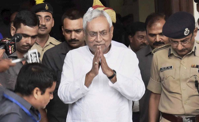 बिहार के CM नीतीश कुमार ने दिया इस्तीफा, PM मोदी ने दिया बधाई