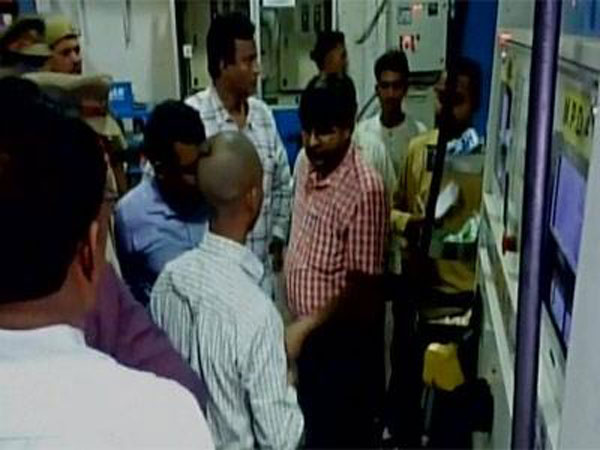 लखनऊ में पेट्रोल पम्प पर गोरखधन्धे का पर्दाफाश