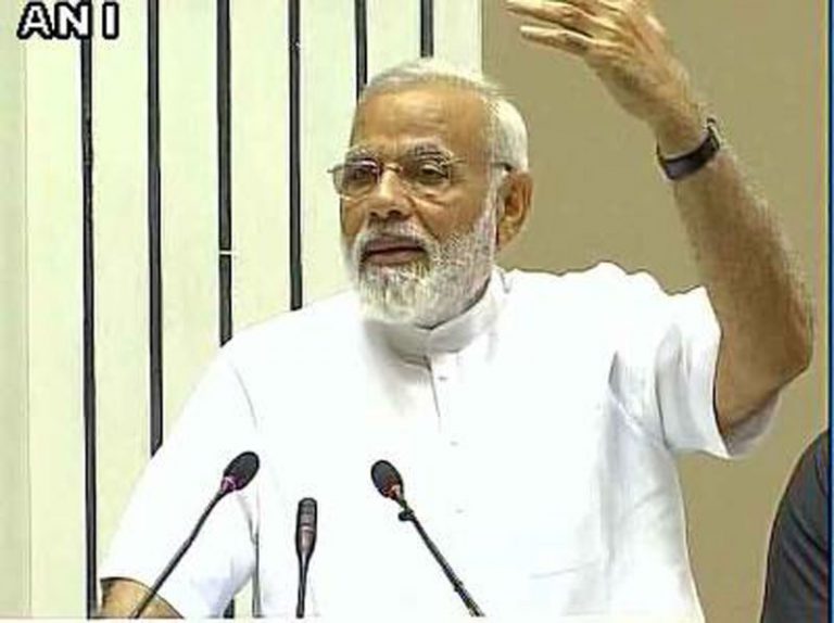 तीन तलाक के विरुद्ध खुद आगे आएं मुस्लिम समाज – PM मोदी