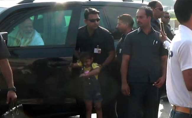 जब 4 साल की बच्ची के चलते रुक गया प्रधानमंत्री नरेंद्र मोदी का काफिला……