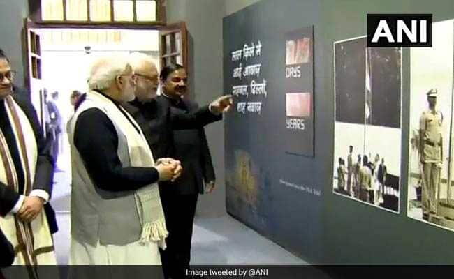 नेताजी की जयंती के अवसर पर लाल किले में पीएम मोदी ने किया म्यूजियम का उद्घाटन