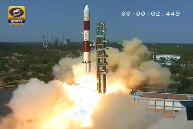 कार्टोसैट समेत 31 सैटेलाइट लॉन्च, आतंकियों को ढूंढेगा