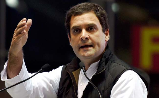 गोरखपुर पहुंचे राहुल गाँधी , मेडिकल कॉलेज का लेंगे जायजा