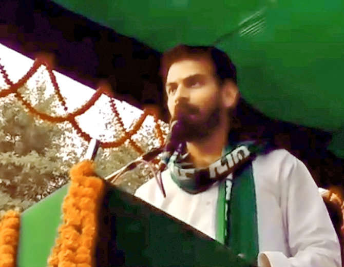 लालू के बेटे ने सुशील मोदी को दी घर में घुसकर मारने की धमकी