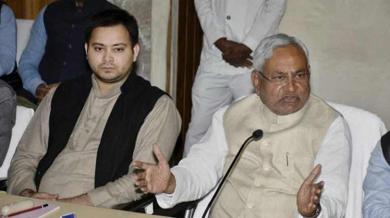 नीतीश का तेजस्वी को दो टूक : अपने को करें बेदाग साबित या छोड़ें पद