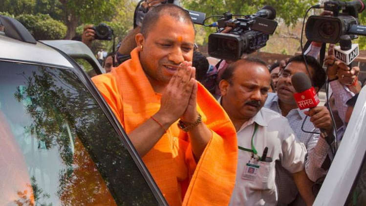 बुंदेलखंड में योगी का औचक निरीक्षण, अधिकारियों को फटकार